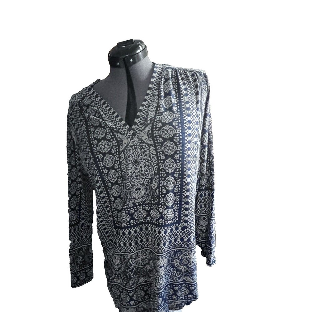 Lucky Brand Women's Medium navy blue and white boho paisley floral print. Size M
